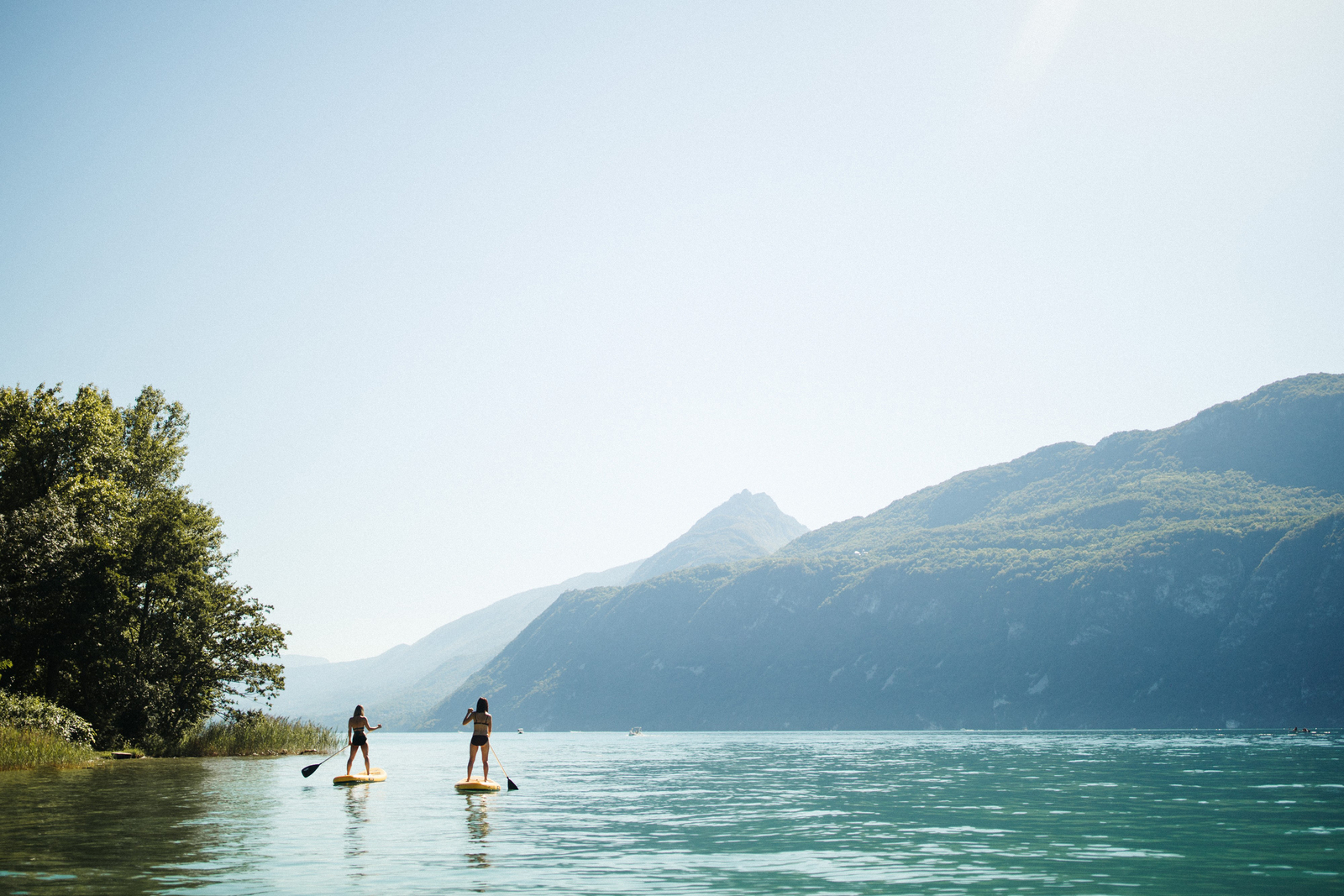 Balade en paddle entre amies au Lac du Bourget